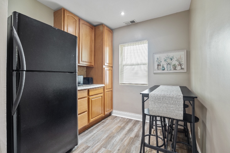 Building Photo - 825 Erin Ave SW