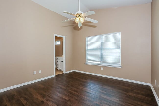 Building Photo - 6440 Regina Dr