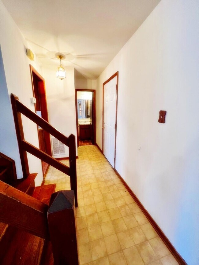 Building Photo - Colonial on Large Wooded Lot