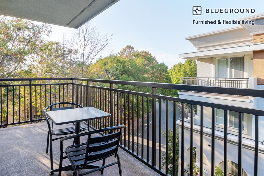 Building Photo - 34 Union Square