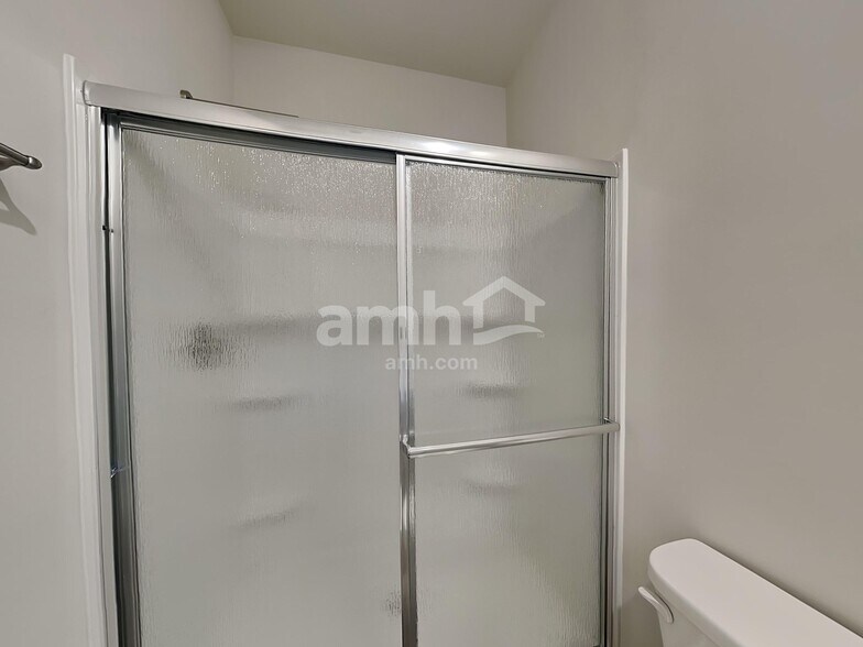 Building Photo - 3232 Emberly Dr