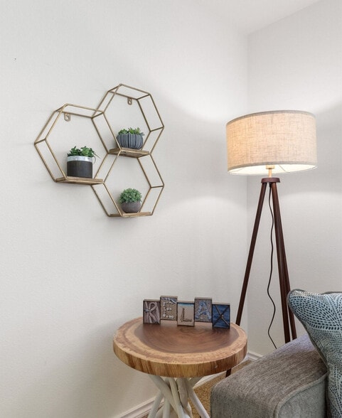 Building Photo - 804 N Main St