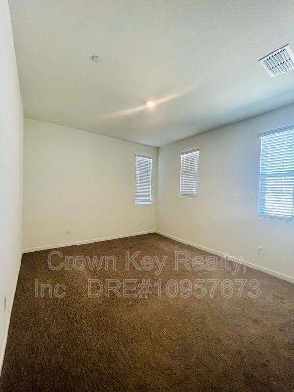 Building Photo - 6425 Dan Havicus Dr