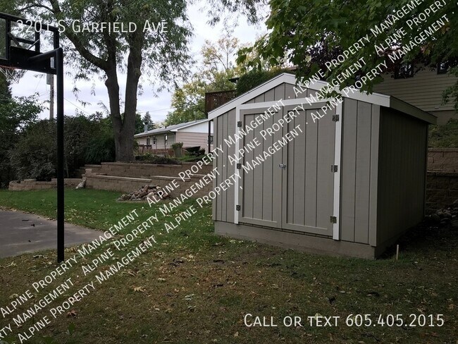 Building Photo - 3201 S Garfield Ave
