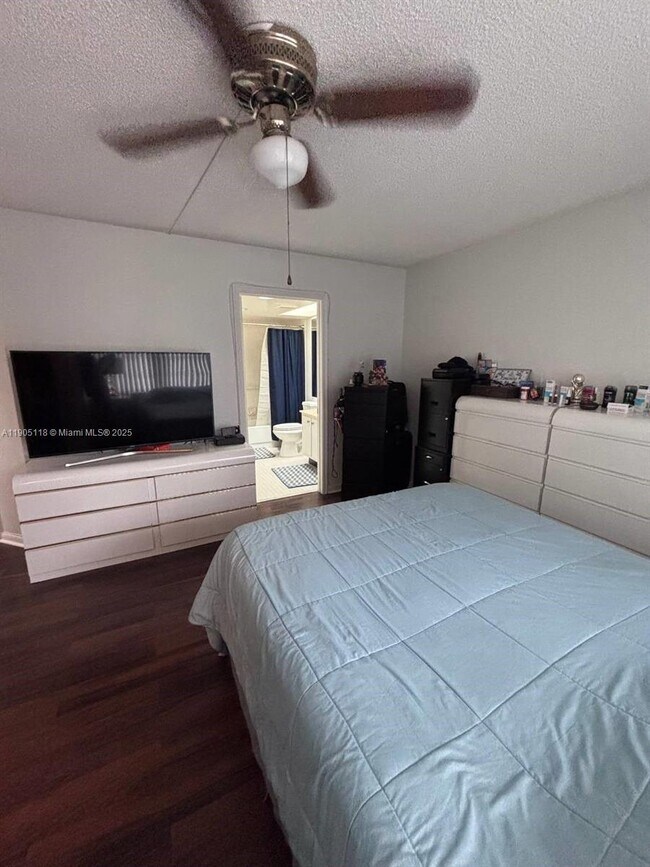 Building Photo - 500 SW 130th Terrace