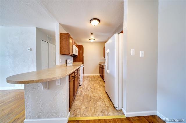 Building Photo - 318 Maplewood Dr