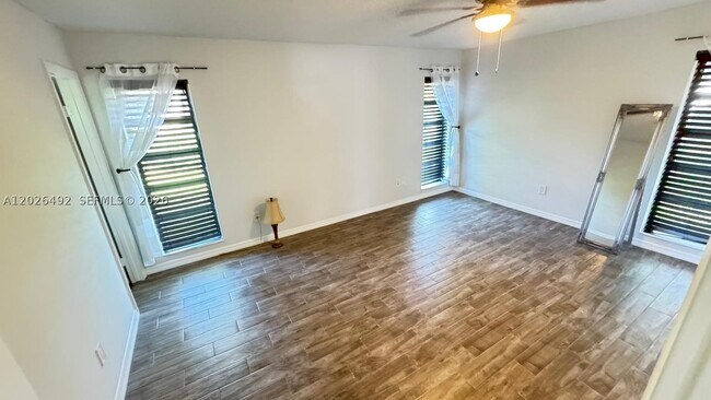 Building Photo - 2736 Carnation Ct