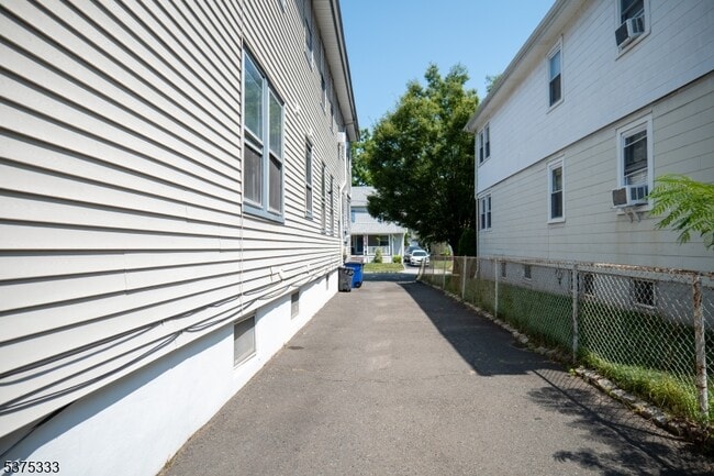 Building Photo - 13 Wilfred St