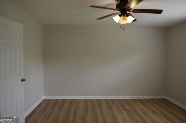 Building Photo - 556 Windstone Trail