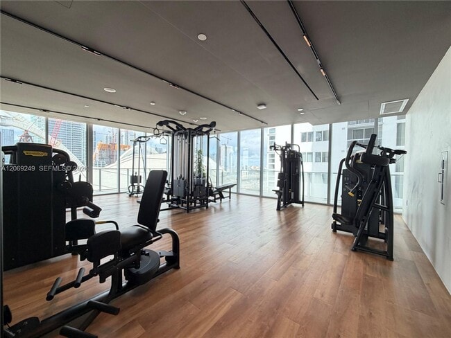 Building Photo - 1400 Biscayne Blvd