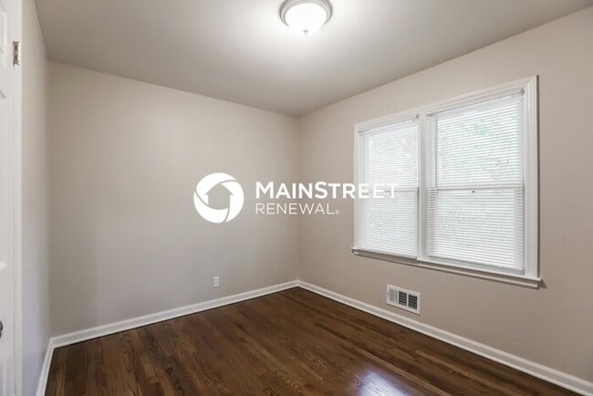 Building Photo - 3 Bedroom Pet-Friendly Home in KANSAS CITY...