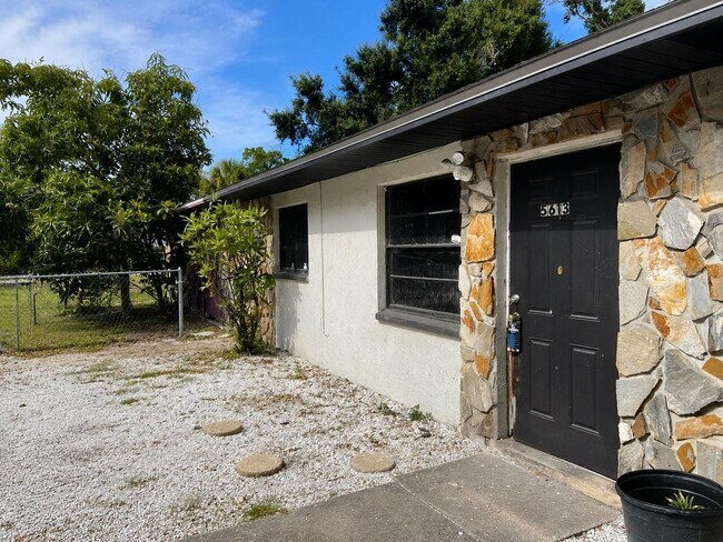 Building Photo - 5613 7th St Ct E
