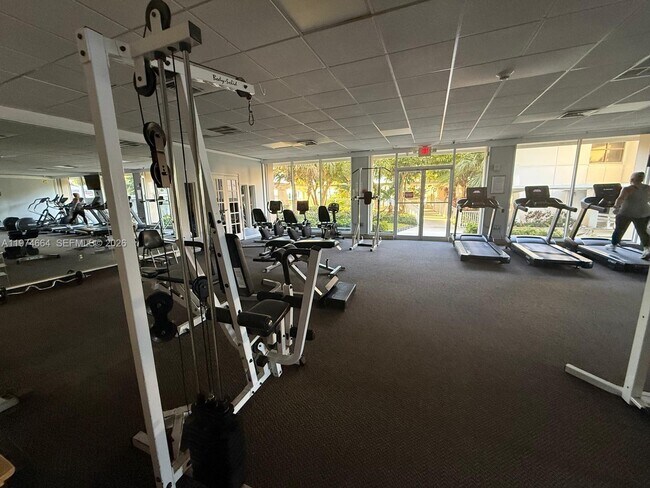 Building Photo - 300 Bayview Dr