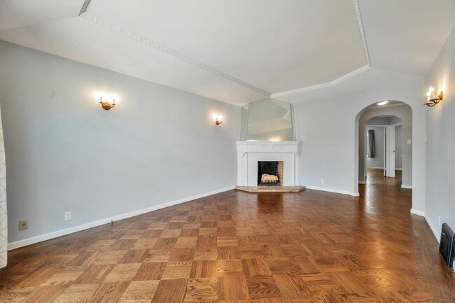 Building Photo - 91 Middlefield Dr