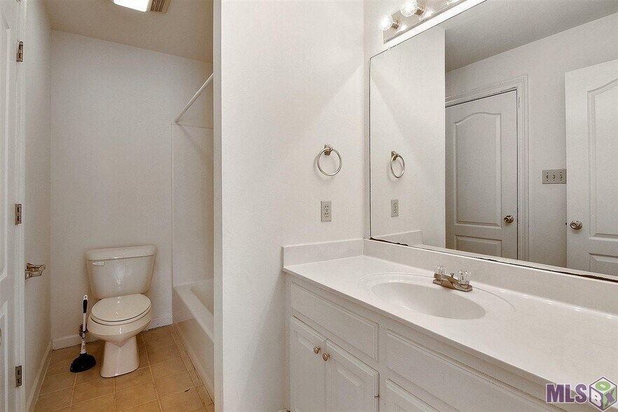 bathroom 2 - 5145 Nicholson Dr