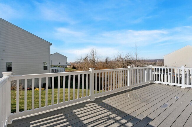 Building Photo - Available Now – Stunning 3BD/2.5BA Townhome in Sought-After Highpoint at Downingtown!