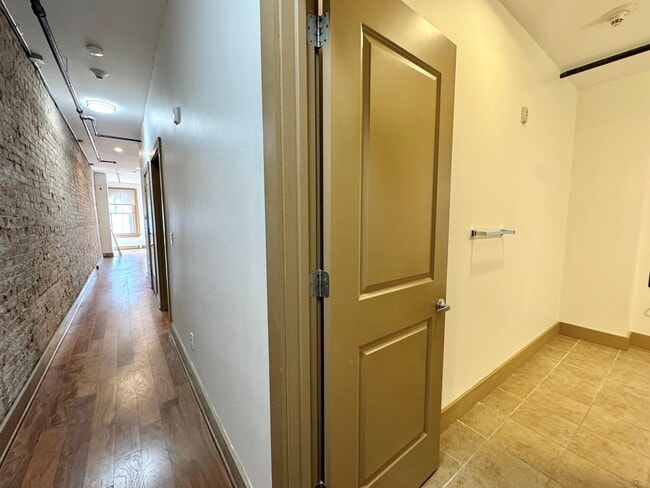 Building Photo - 641 Walnut St