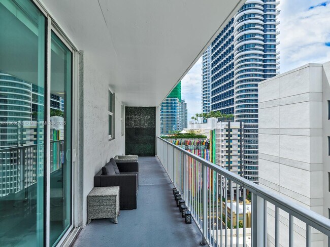 Building Photo - 1250 N Miami Ave