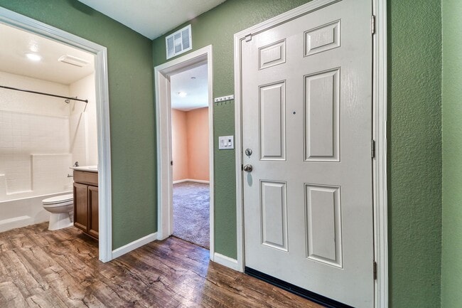 Building Photo - 5549 Glowhaven St