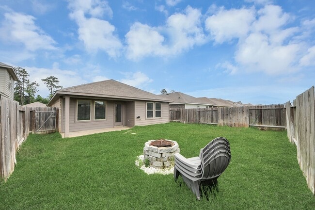 Building Photo - 16916 Rich Pines Dr