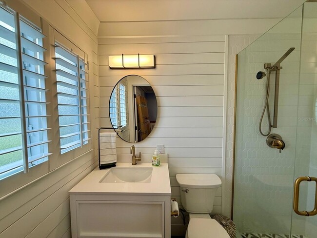 Building Photo - 1833 Pandora Dr