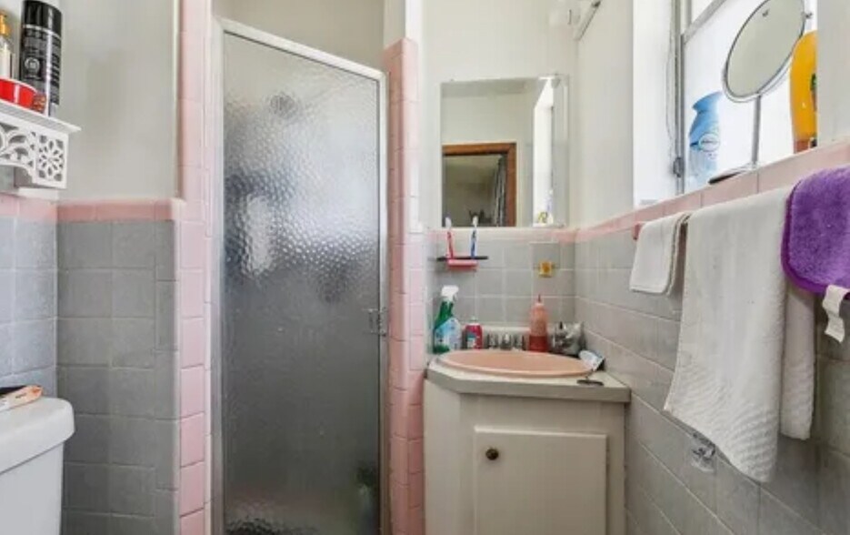 Building Photo - 2141 Florida Ave