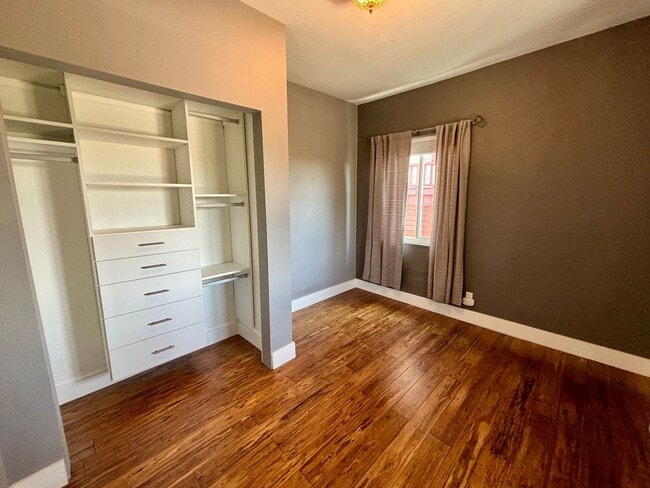 Building Photo - Gorgeous Upgraded Home In Glassell Park Area