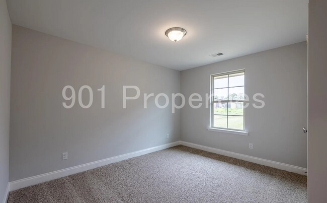 Building Photo - 5961 Uselton Dr