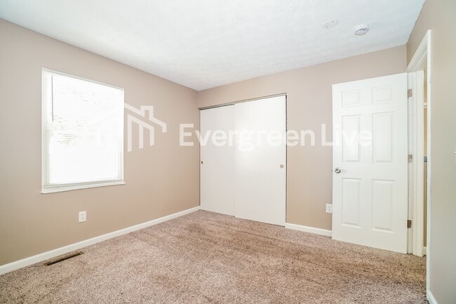 Building Photo - 3327 Everson Rd W