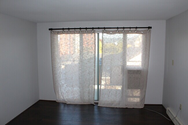 Building Photo - 200 Highland Ave