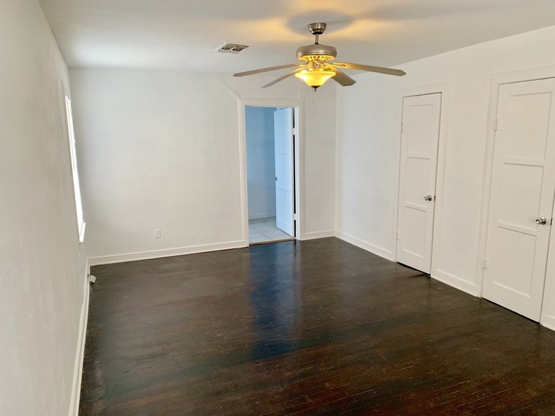 Building Photo - 2016 Dunlavy St