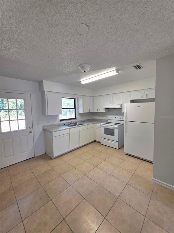 Building Photo - 2065 NE 59th St