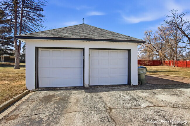 Building Photo - 10219 W Illinois Ave