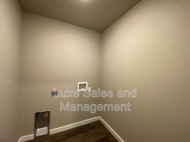 Building Photo - 1503 MacAlpine St