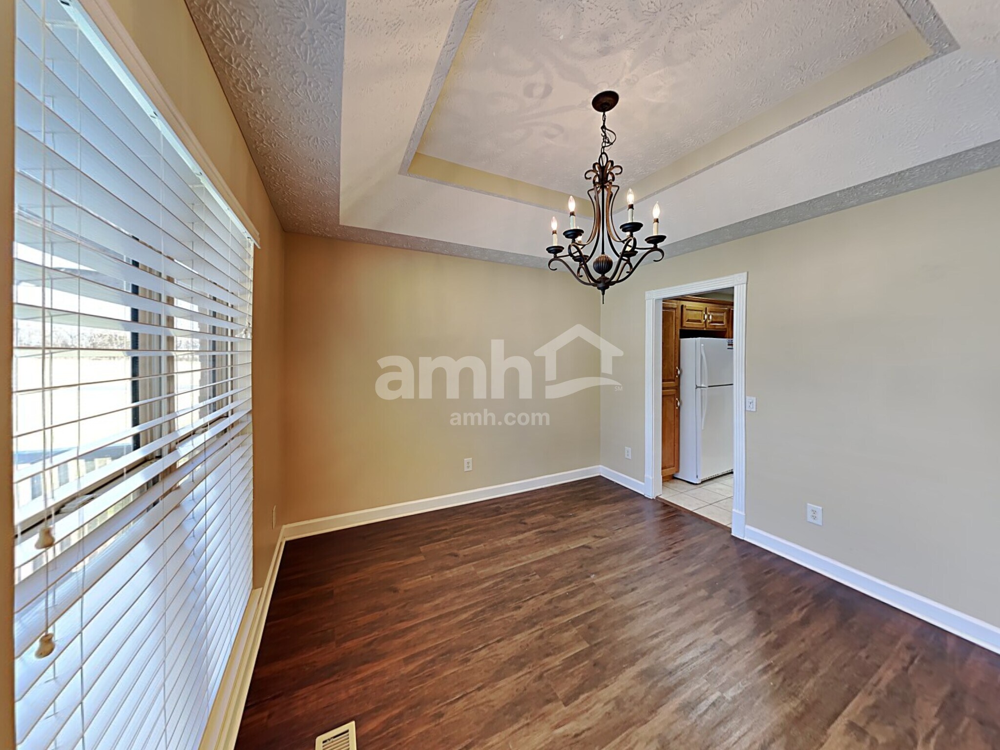 Building Photo - 305 Karlee Dr