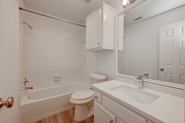 Building Photo - 38 Tethered Vine Pl