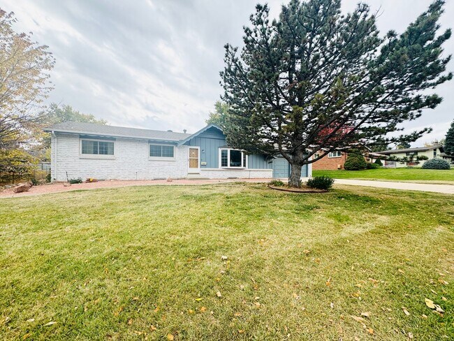 Building Photo - Large 3 Bed, 3 Bath House In Greeley - 4 bonus rooms in basement!