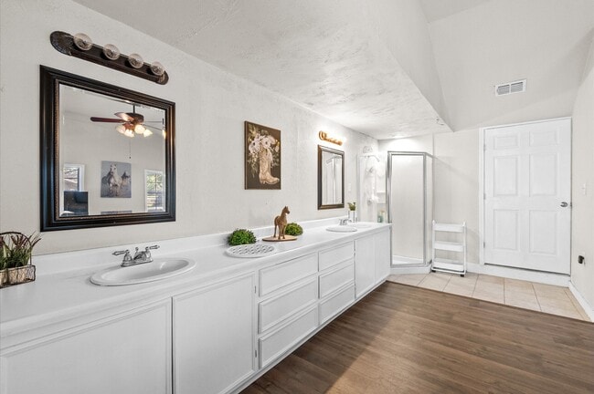 Building Photo - 1106 Oriole Ln