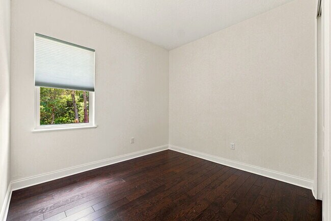 Building Photo - 10134 Royal Island Ct
