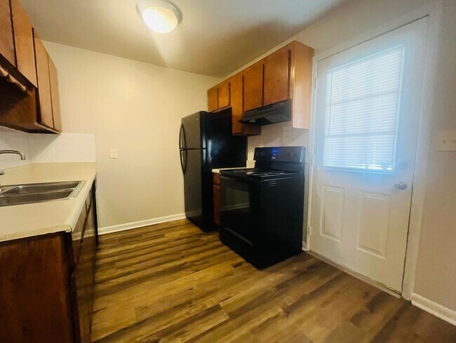 Building Photo - 406 Russell Pkwy