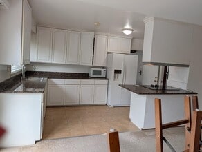 Building Photo - 2112 Rockhurst Ct