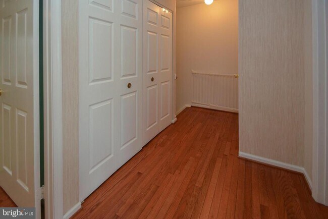 Building Photo - 48 Pontiac Way