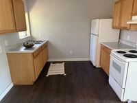 Building Photo - 802 Abney Ave