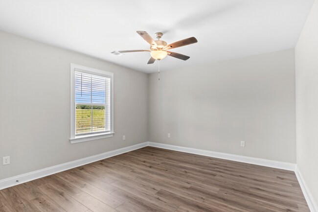 Building Photo - 208 Clifton Dr