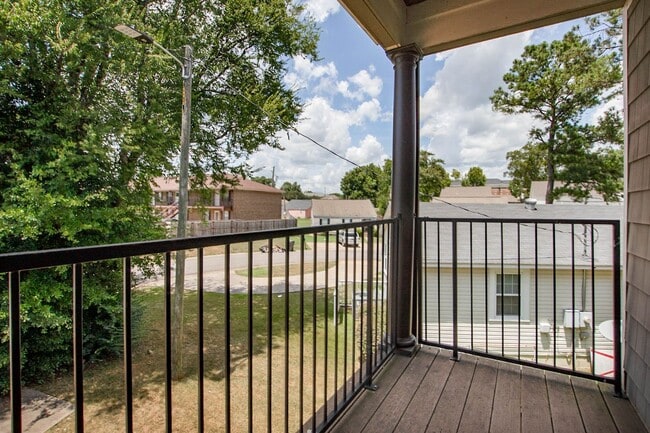 Building Photo - The Grove