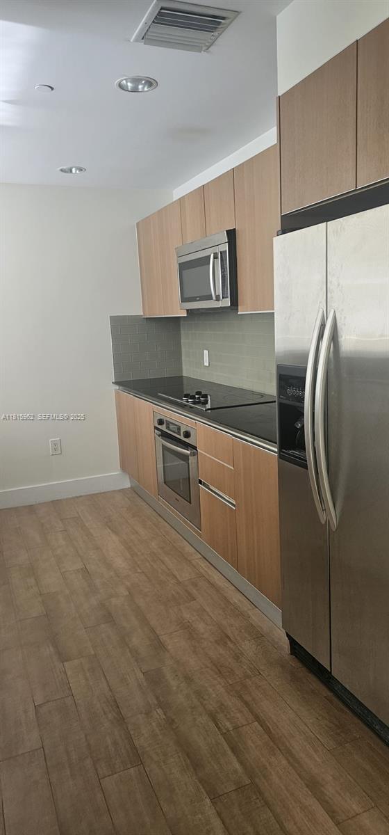 Building Photo - 1060 Brickell Ave