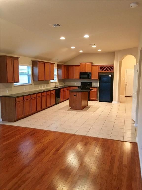 Building Photo - 112 Beargrass Dr