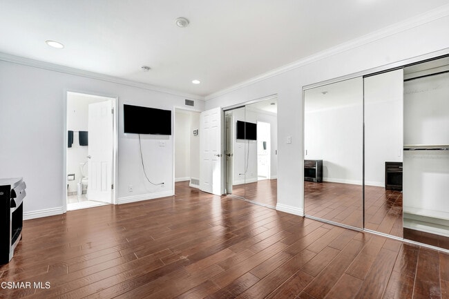 Building Photo - 23353 Balmoral Ln