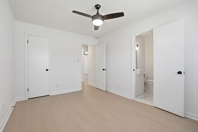 Building Photo - Beautifully Renovated 3-Bedroom with Fenced in Yard