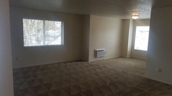 Interior Photo - 122-Ring Manor